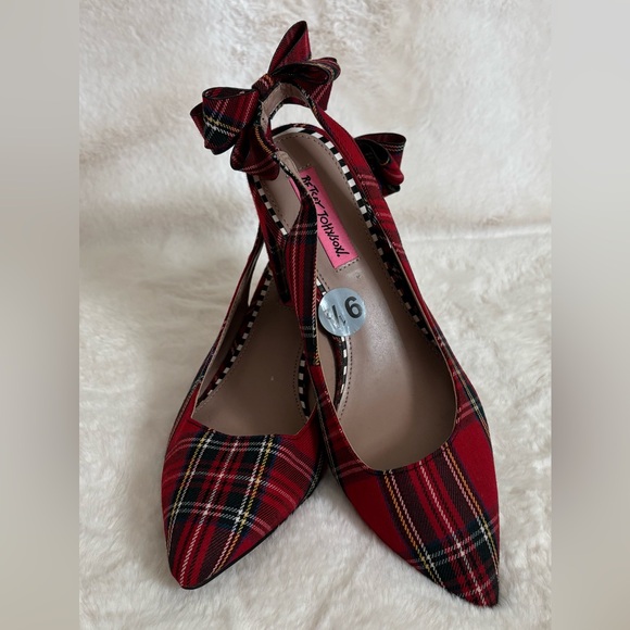 Betsey Johnson Red Plaid Women's Shoes - Picture 5 of 6